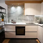 Chic Escape - Designer Oasis Near The Appartement