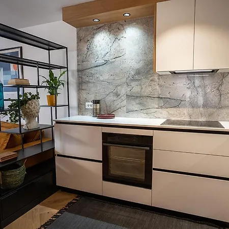 Appartement Chic Escape - Designer Oasis Near The Pula